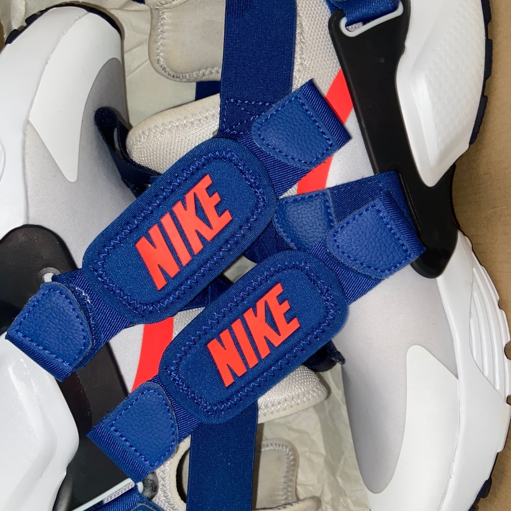 Nike air huarache city. Women’s 6.5 men’s 5